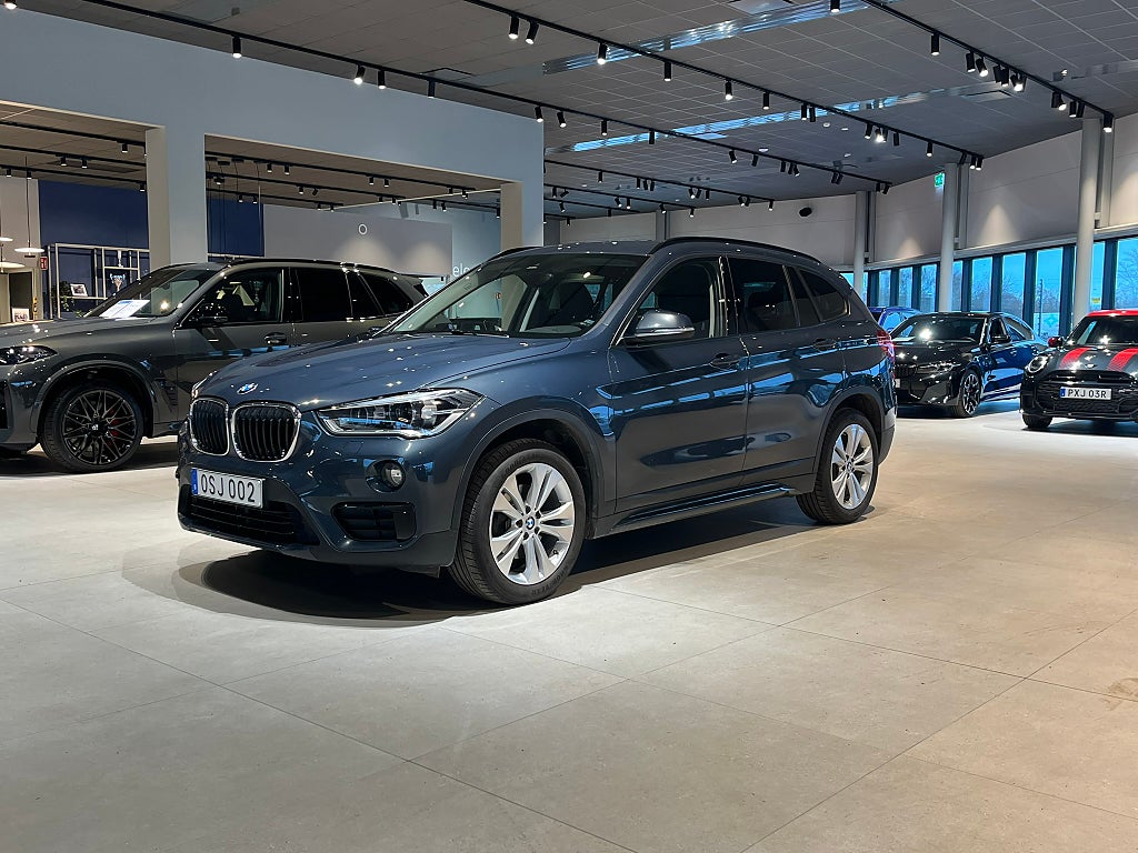 BMW X1 sDrive18i Sport line//Elstolar med minne//Backkamera