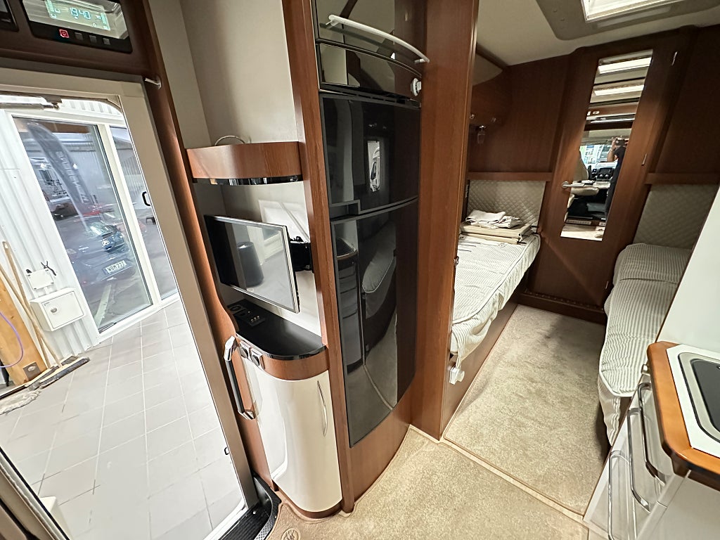 Rapido 7065 F Automat Alde taksäng Låga sängar toa bak thumbnail