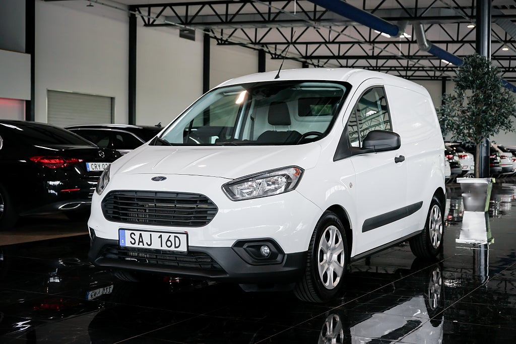 Ford Transit Courier 1.0 EcoBoost Euro 6 101hk *MOMS* Farthållare 