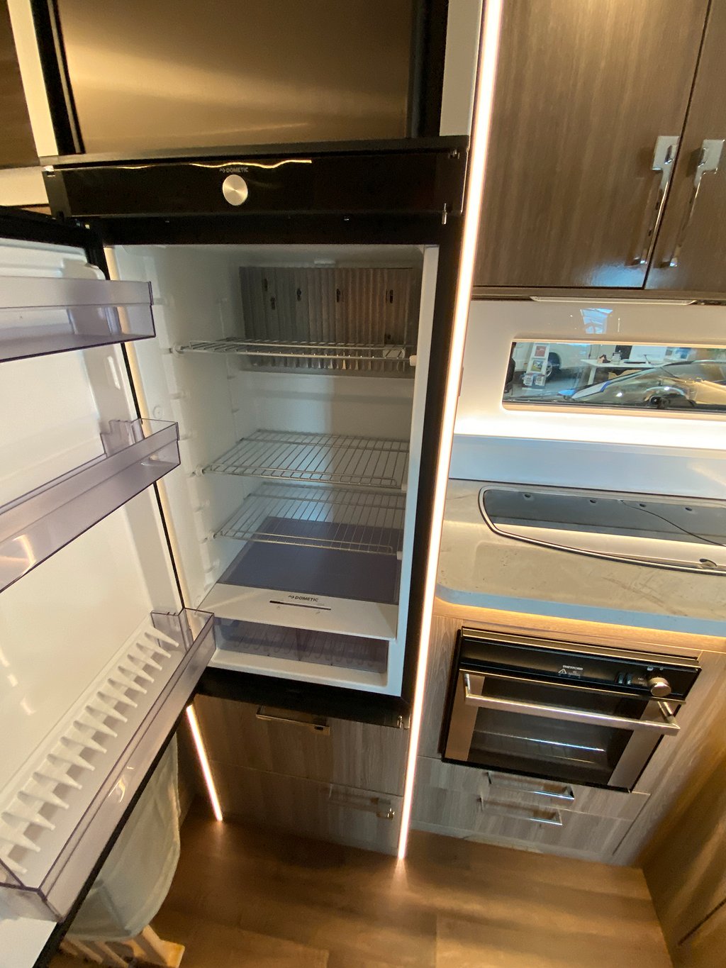 Kabe TMX 880 LT /Automat/AC/Solcell/ALDE/Taksäng/Ugn/5 bältad - Kabe