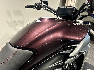 Ducati Xdiavel V4 /1mil/3,45%/Black Lava