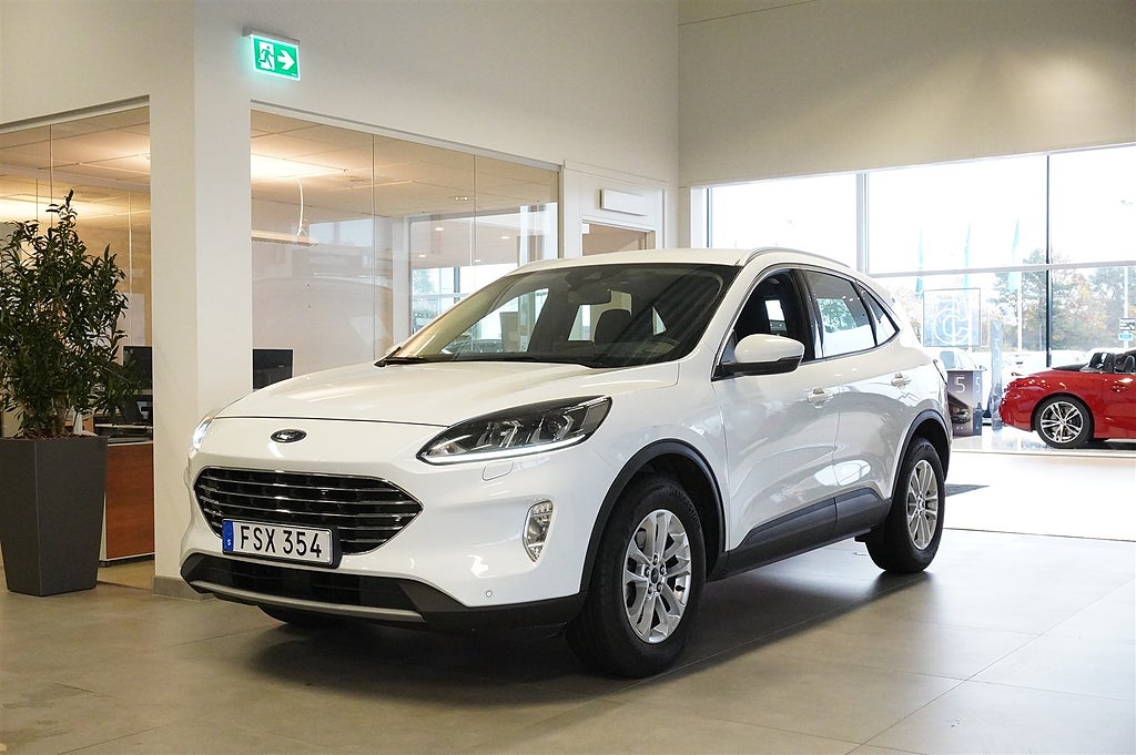 Ford Kuga 0,65% ränta Titanium 1.5 B Kamera Navi CarPlay