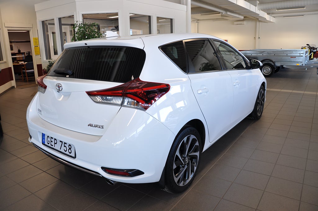Toyota Auris 2015 - miniatyr 5