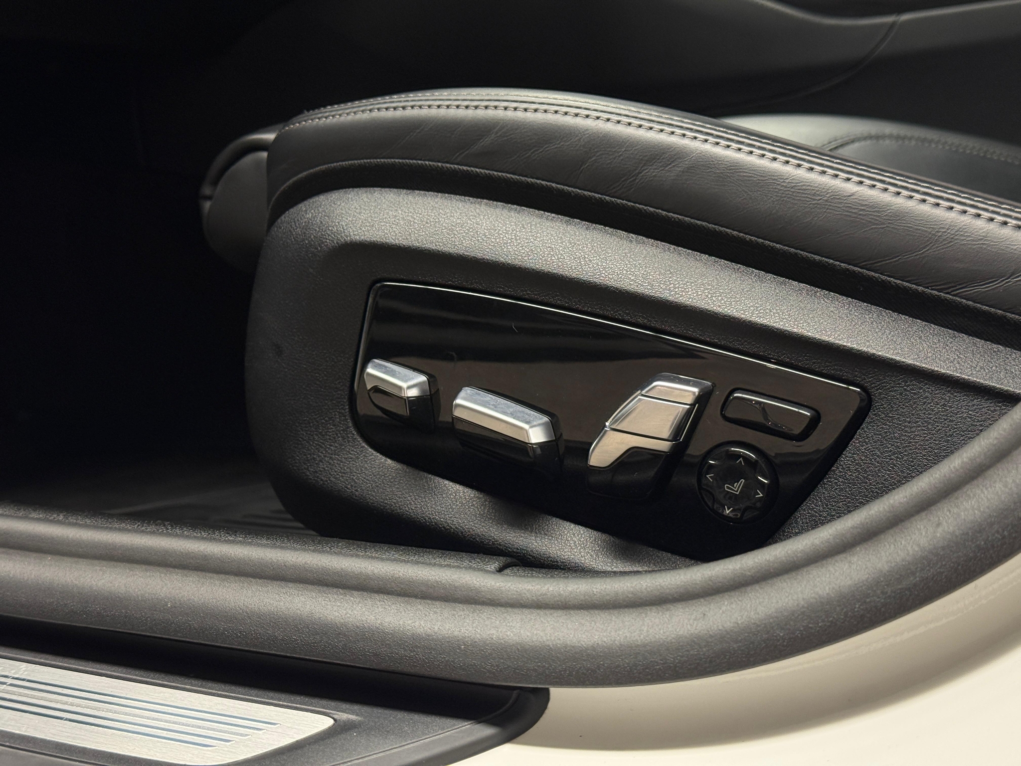 BMW 530e xDrive Touring 292hk M Sport|Drag|Komfortstolar 2023 - miniatyr 43