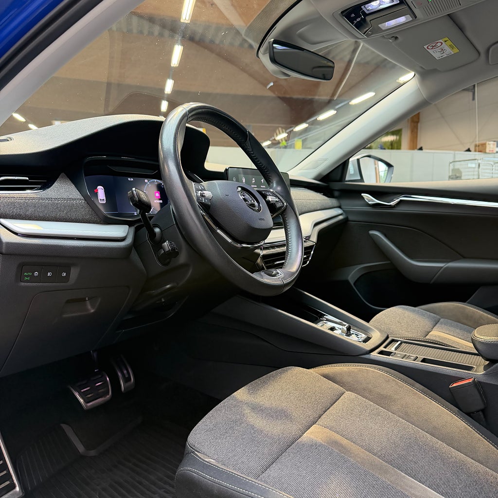 Skoda Octavia Scout 2.0 TDI SCR 4x4 Backkamera Värmare Apple Carplay D