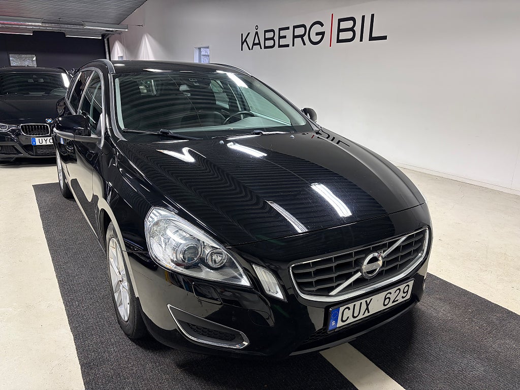 Volvo V60 T4F Powershift Momentum/Four-C Chassi/Räntekampanj