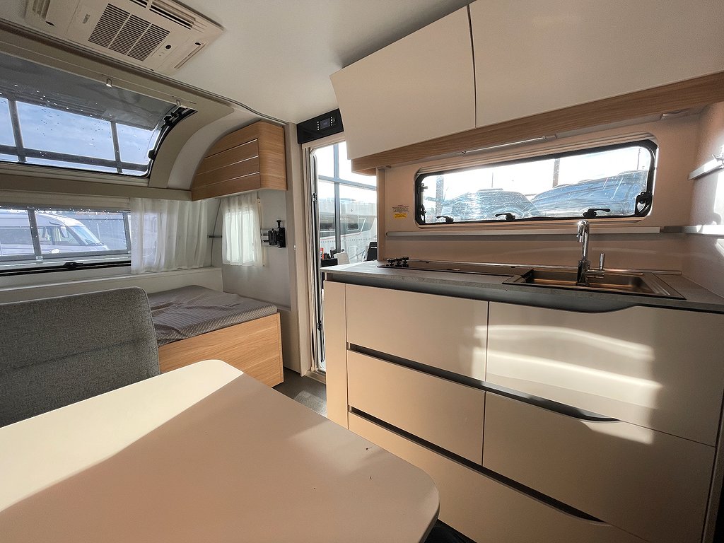 Adria Adora 573PT / Mover / AC / Barnkammare / Markis /  - Adria