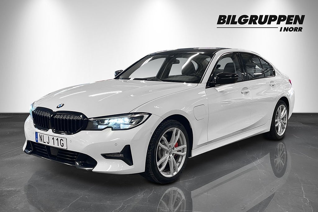 BMW 330e Sedan Steptronic Sport line (Drag)