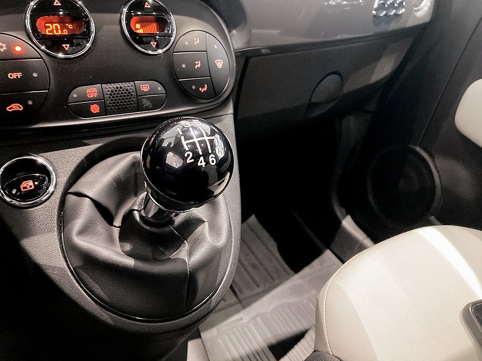 Bild på Fiat 500 Lounge 1.0 70hk DOLCEVITA TAKLUCKA