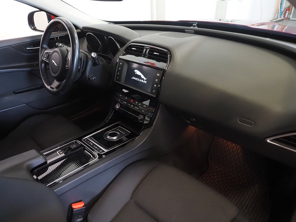 Jaguar XE 20d 180hk Automat | Dieselvärmare | 2018