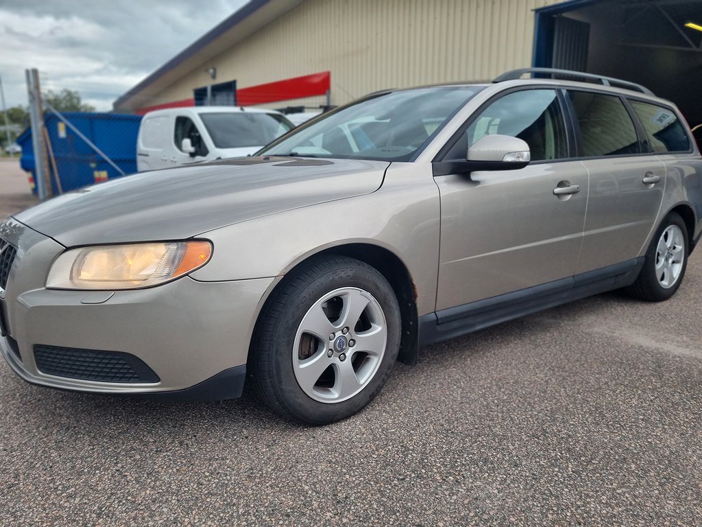 Volvo V70 2.5T Geartronic Kinetic Drag