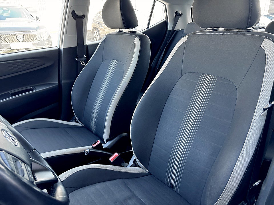 Bild på Hyundai i10 Essential 1.0 MPi 67hk CARPLAY RATTVÄRME