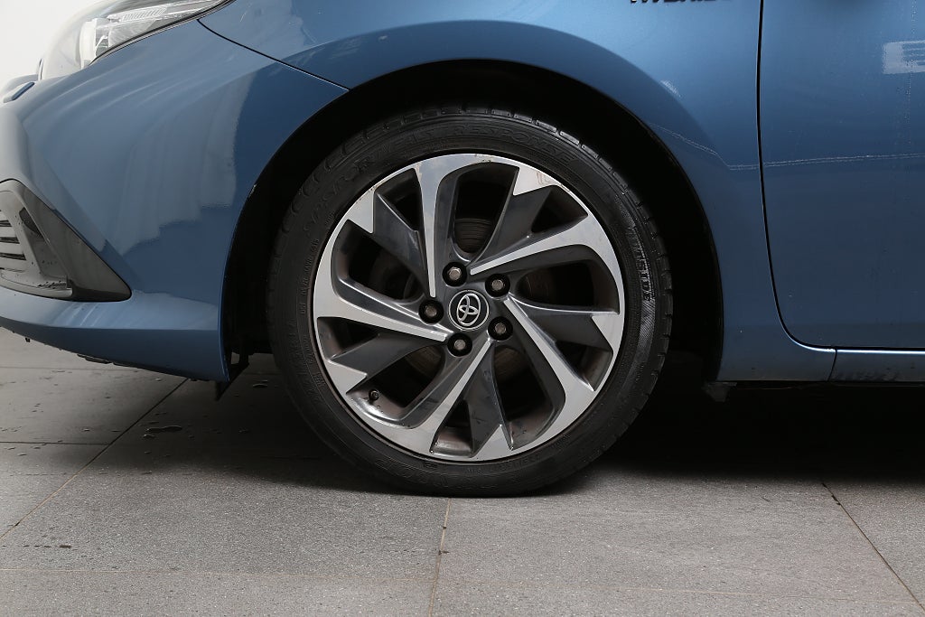 Toyota Auris Touring Sports Hybrid e-CVT Active Plus Motorvärmare 2016