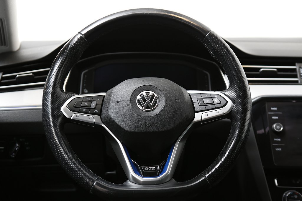 Volkswagen Passat GTE 218hk Executive SC Värmare Drag 2020