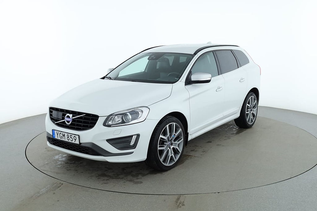 Volvo XC60 D4 R-Design AWD / VOC, BLIS, Värmare, Dragkrok