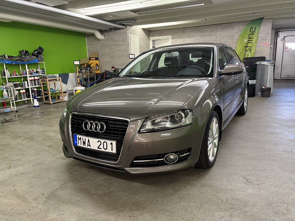 Audi A3 SPORTBACK 2.0 TDI 140HK LÅGMIL FULLSERVAD PÅ AUDI 