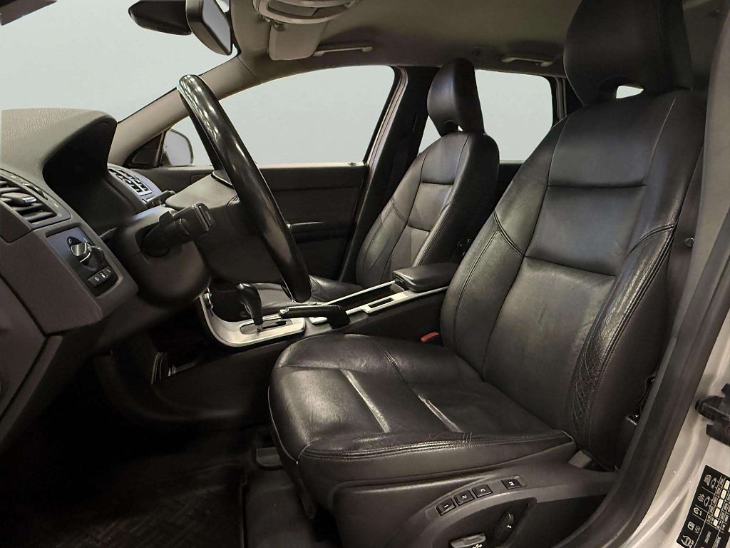 Volvo V50 2.0 D Powershift Summum Navi Skinn Drag Nybes Nyservad  - miniatyr 11