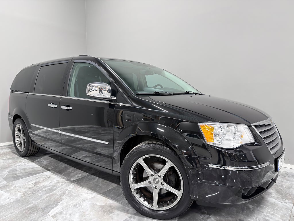 Chrysler Grand Voyager 2.8 CRD/GPS/Kamera/Värmare/7Sits/Stow´n Go/Skinn/2Ägare