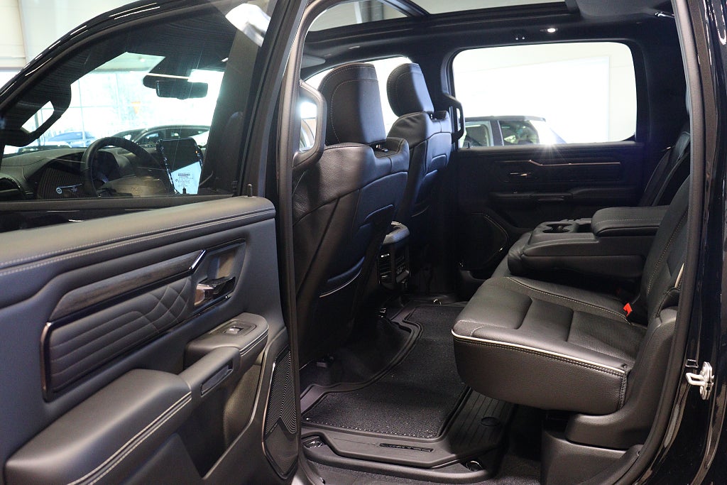 Dodge RAM 1500 Limited Night Rambox 540hk