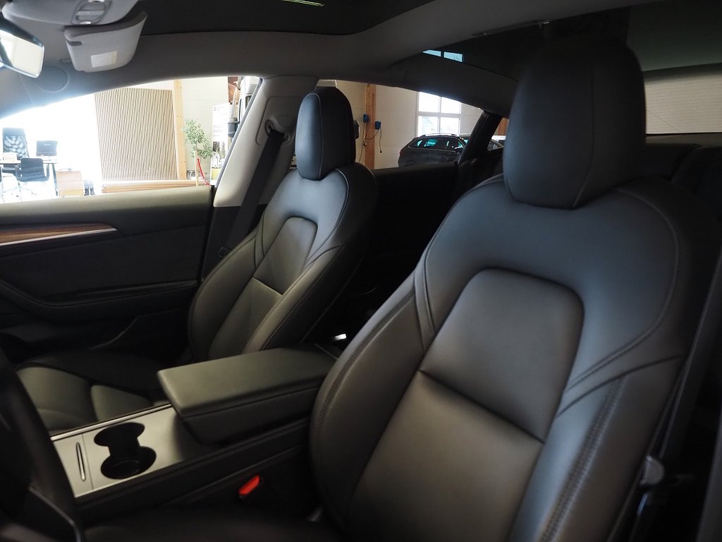 Tesla Model 3 Long Range AWD 440hk | Pano | 2022