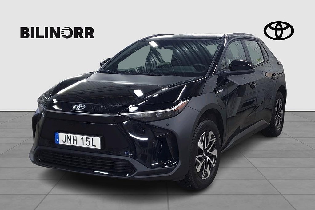 Toyota bZ4X AWD Active Komfortpaket | Vinterhjul