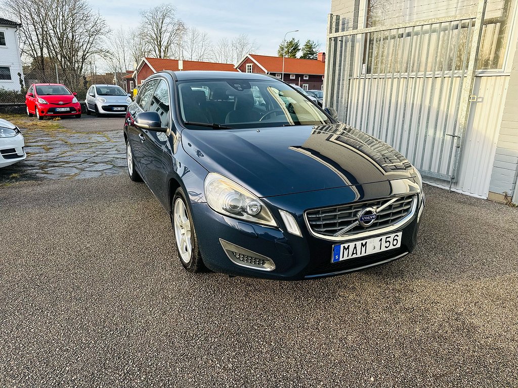 Volvo V60 D2 115HK MOMENTUM / DRAG / VÄRMARE