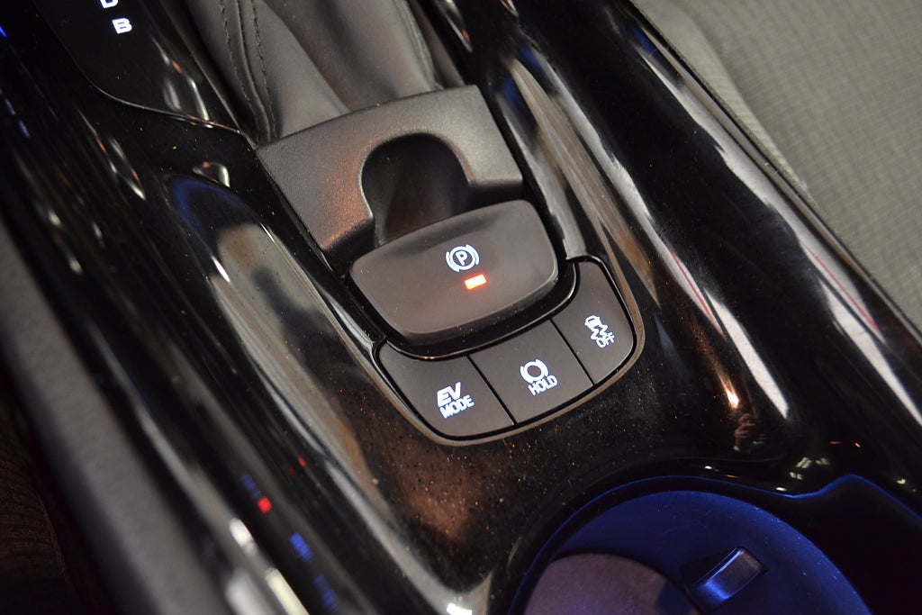 Toyota C-HR Hybrid CVT X-Edition Dragkrok Kamera Rattvärme M-Värm 2019