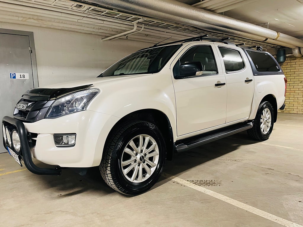 Isuzu D-Max Crew Cab 2.5 4WD  Skinn Kåpa 