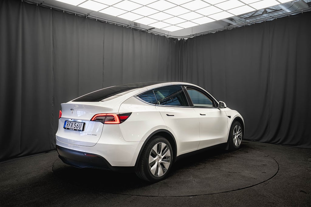 Tesla Model Y Long Range AWD DRAG PANO LÄDER KAMERA 1-ÄGARE MOMS