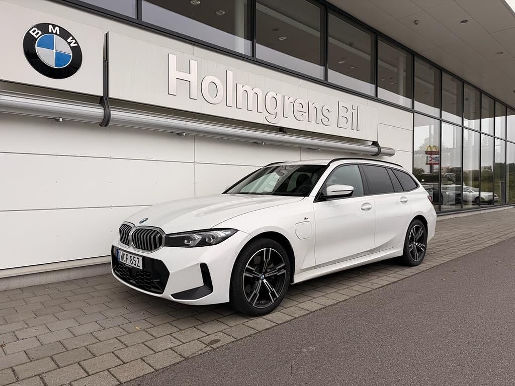 BMW 330e xDrive Touring | Ränta 1,99%