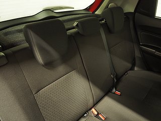 Halvkombi Suzuki Swift 14 av 23