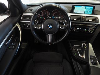 Kombi BMW 330 15 av 24