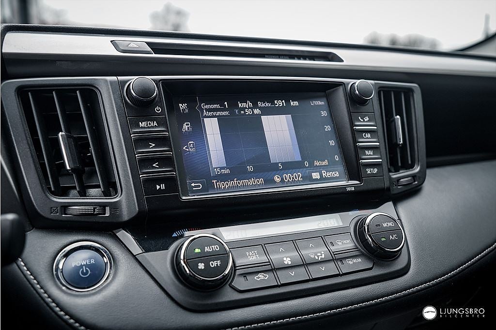 Toyota RAV4 Hybrid 2.5 AWD 197hk / Drag / B-Kamera