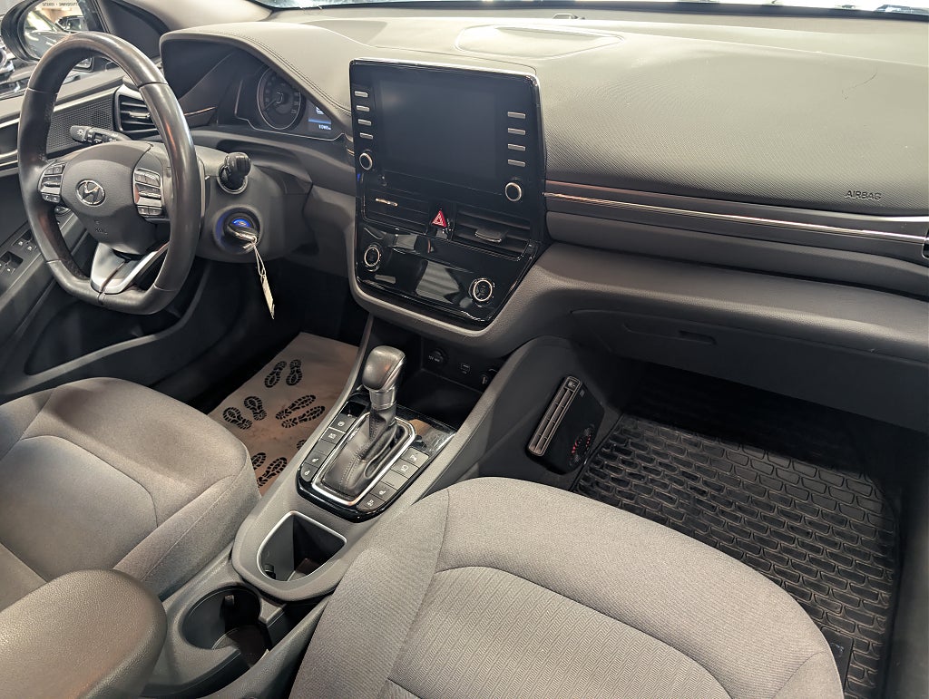 Hyundai IONIQ Plug-in 1.6 + 8.9kWh DCT Trend M-värm/kamera/SoV thumbnail