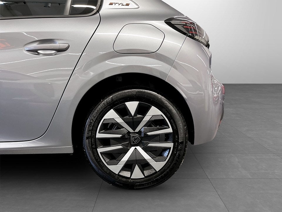 Bild på Peugeot 208 Style PureTech - OMGÅENDE LEVERANS!