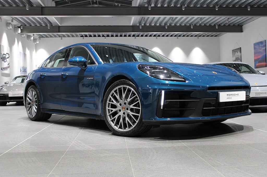 Porsche Panamera 4 E-HYBRID MOMS