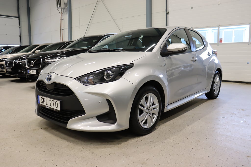 Toyota Yaris Hybrid CVT Active B-Kamera P-Sensorer 116hk