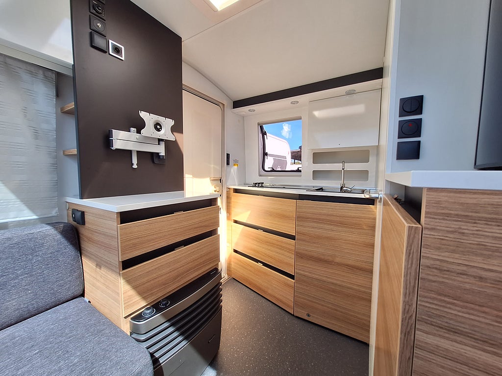Adria Action 361 LH Dinette, Tält, Pluspaket