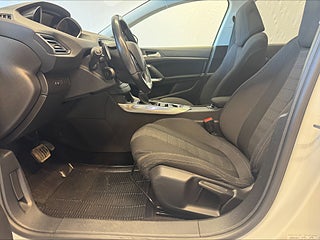 Peugeot 308 SW 1.2 Allure Panorama M-värmare Drag P-sens S&V