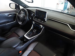 SUV Toyota RAV4 9 av 26