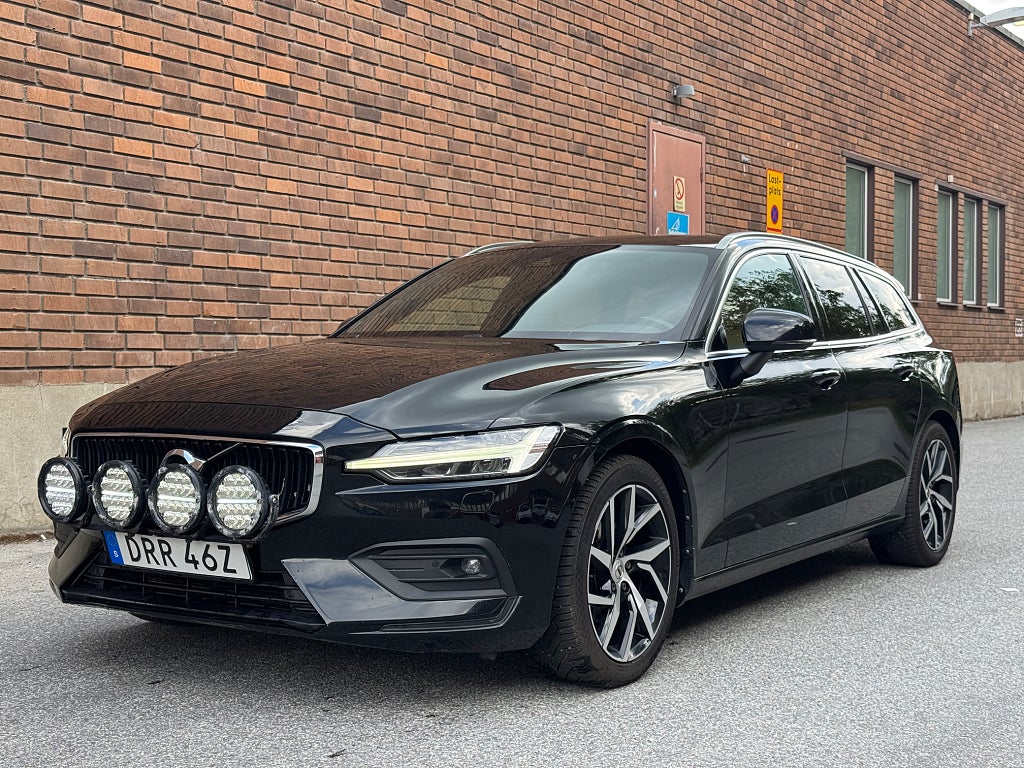 Volvo V60 D4 Automat Momentum Läder CarPlay Dragkrok Nyservad