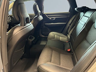 Volvo V90 Cross Country D4 AWD Pro Mvärme Dvärme Dragkrok Backkamera S&V-däck – bild 13