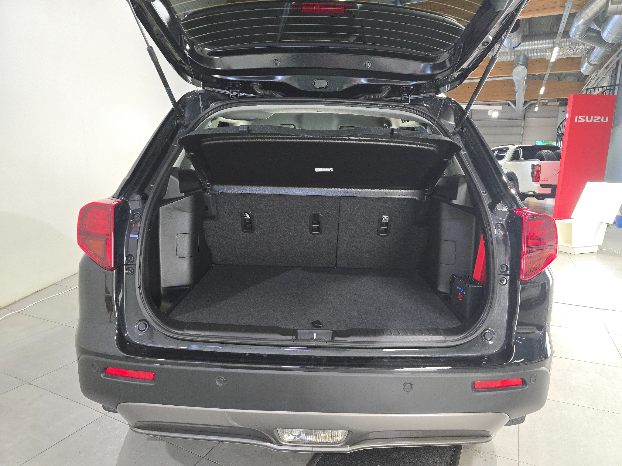 Suzuki Vitara 1.4T Hybrid AWD 2026, bild 5/43