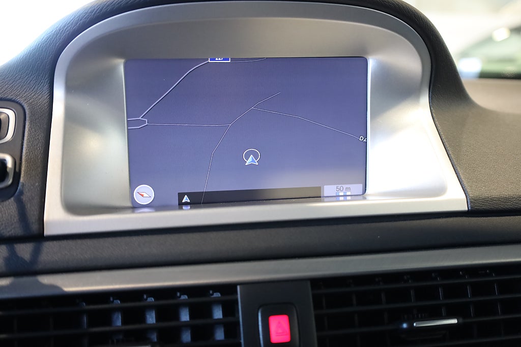 Volvo V70 D5 AWD Geartronic Summum Lucka Drag Navi Värmare 2012