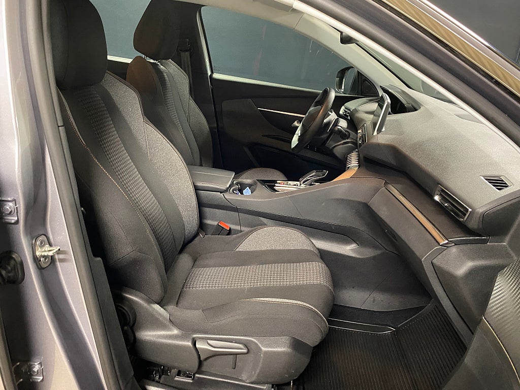 Bild på Peugeot 5008 ACTIVE 1.2 PureTech 130hk AUT