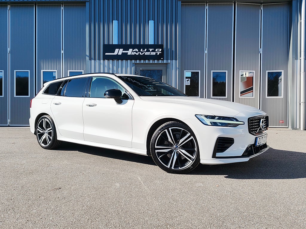 Volvo V60 Recharge T6 AWD R-Design Svsåld Pano H/K Head-up Moms 