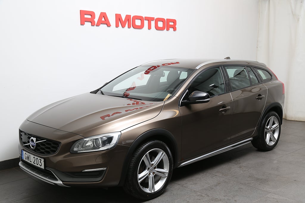 Volvo V60 Cross Country D4 190hk Momentum Business Edition AWD VOC Dragkrok