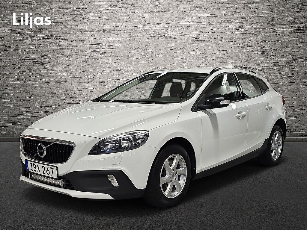 Volvo V40 Cross Country D2 Business II//Värmare//VOC//