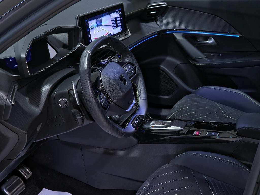 Bild på Peugeot 2008 GT 130hk Öppningsbar Panorama glastak 