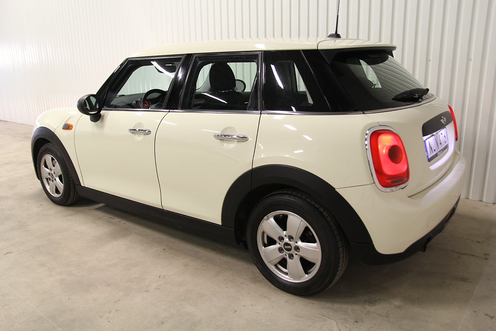 MINI One 5-dörrars Pepper i fint skick och nyservad "SÅLD"